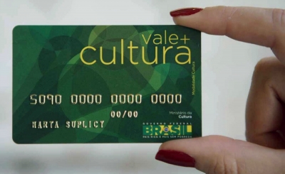 Cobra diz que estuda o pagamento retroativo do Vale Cultura Cobra diz que estuda o pagamento retroativo do Vale Cultura