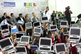 Projeto de Lei prevê doação de PCs contrabandeados para escolas públicas Projeto de Lei prevê doação de PCs contrabandeados para escolas públicas