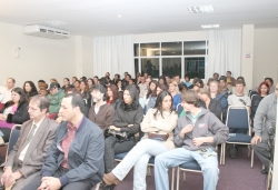 Trabalhadores recebem certificado do Curso de Capacitação em Informática Básica em Curitiba Trabalhadores recebem certificado do Curso de Capacitação em Informática Básica em Curitiba